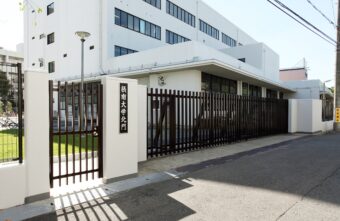 摂南大学寝屋川学舎１２号館北側 自転車置場等