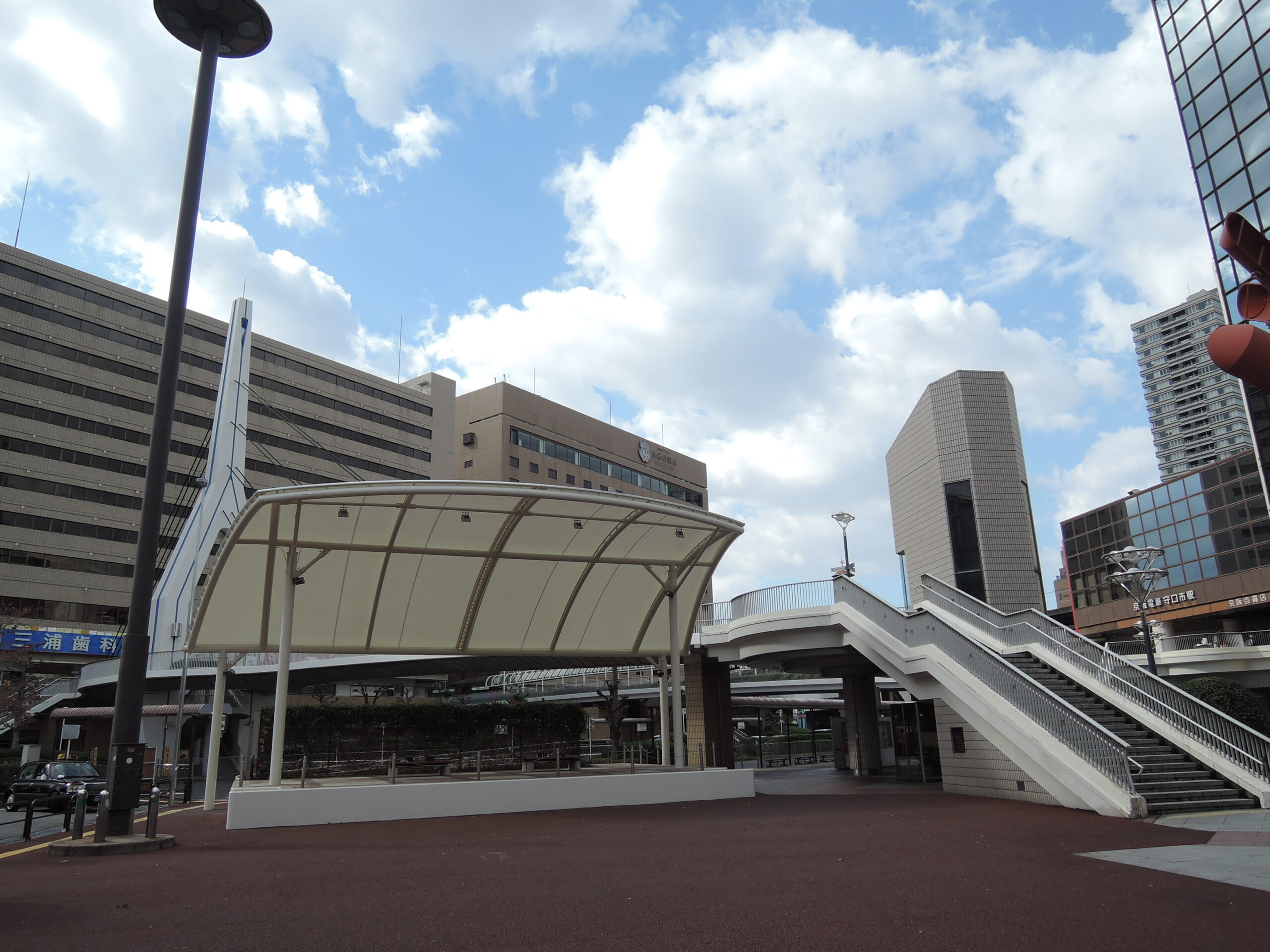 守口市駅前屋外ステージ