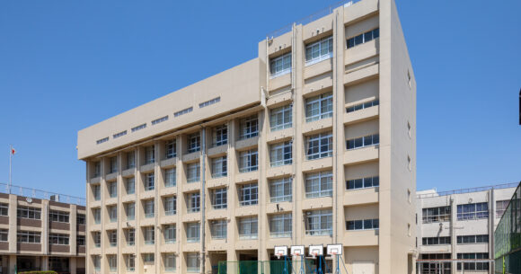 三津屋小学校東校舎棟他増築その他工事
