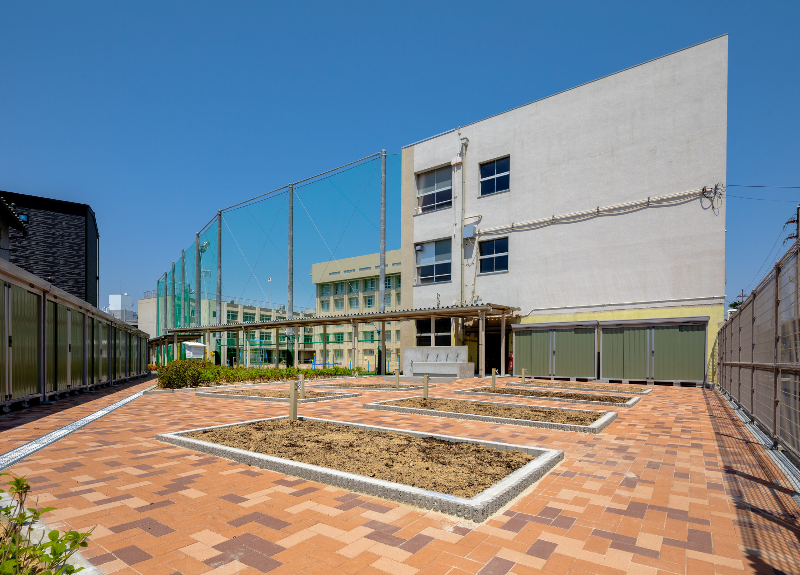 三津屋小学校東校舎棟他増築その他工事