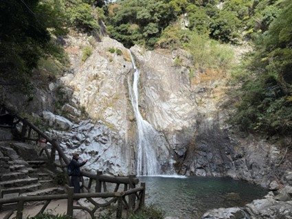 三ノ宮から歩いて行ける滝